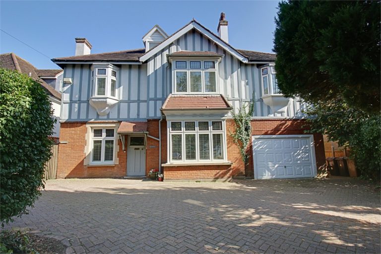 Frodsham The Drive, Sawbridgeworth, CM21 9EP Image