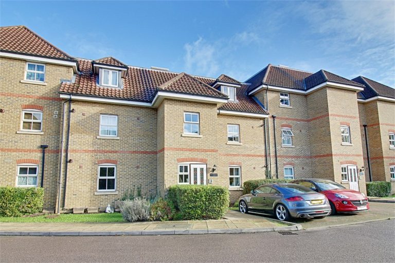 8 Willow Court London Road, Sawbridgeworth, CM21 9FD Image