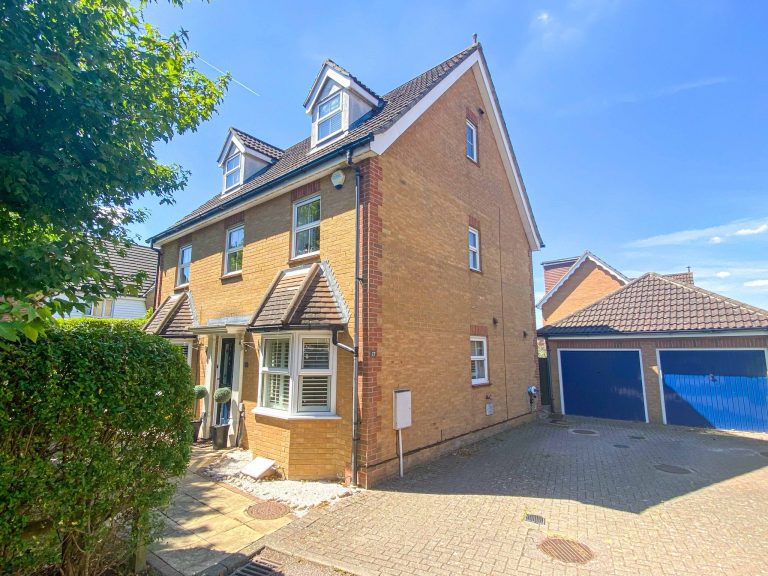 27 Chelsea Gardens, Harlow, Essex, CM17 9RX Image