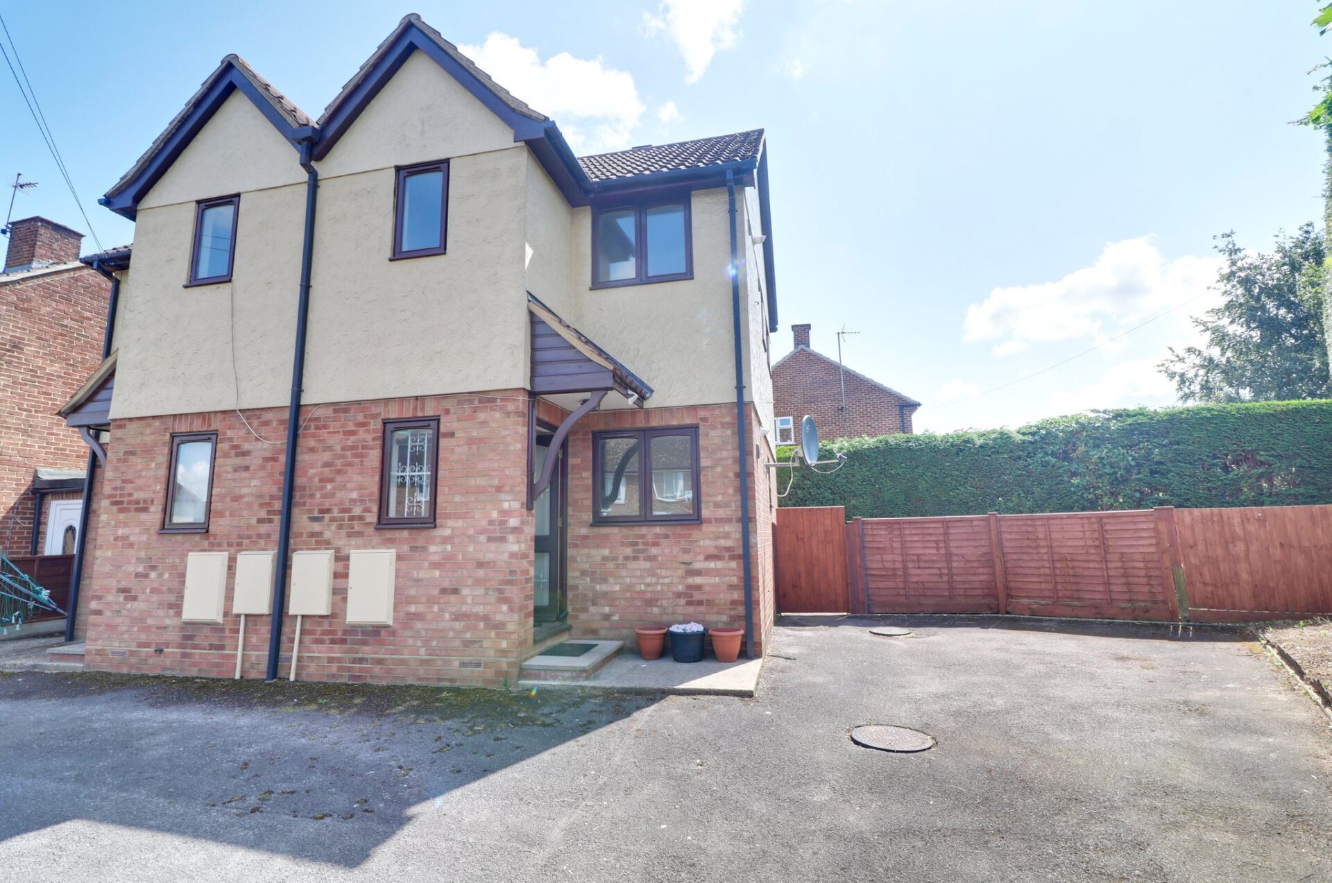 Stoneyfield Drive, Stansted, Essex Wright & Co