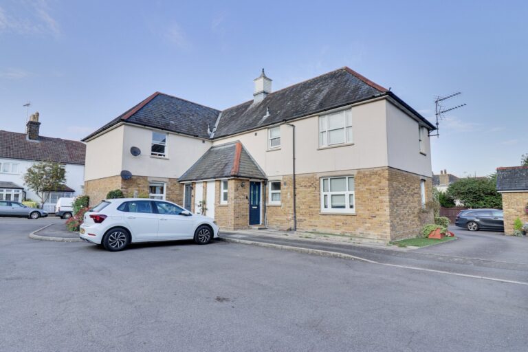 Cowlins, Harlow