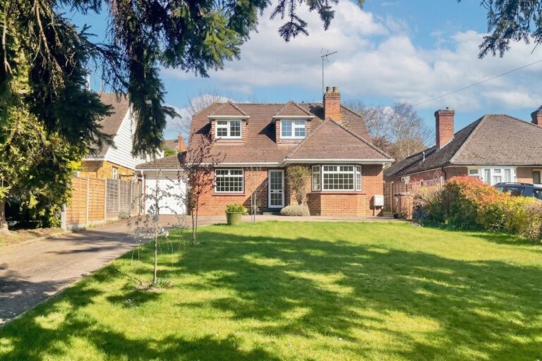 30 Brook Lane, Sawbridgeworth, Hertfordshire, CM21 0EL Image