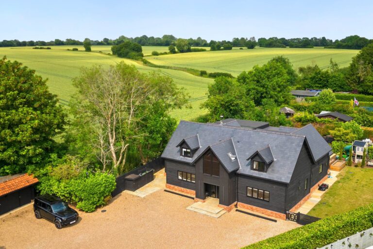 The Hammonds Hammond Road, Hatfield Broad Oak, Bishop's Stortford, Essex, CM22 7JN Image