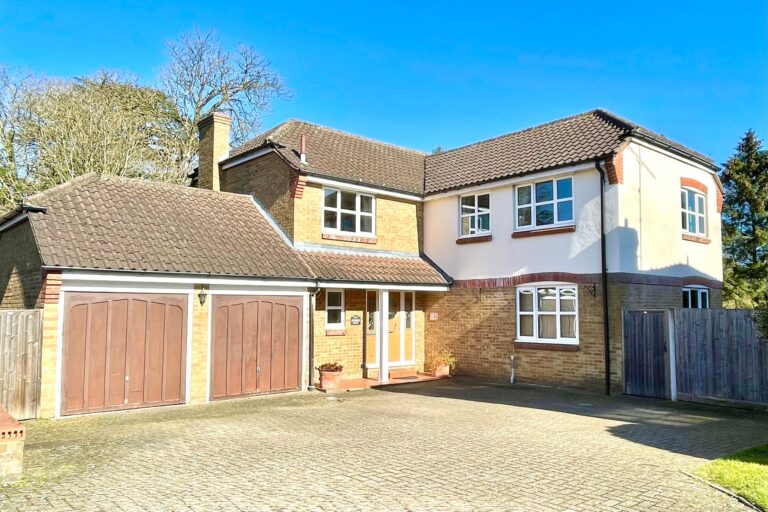13 Wyldwood Close, Harlow, Essex, CM17 0JD Image