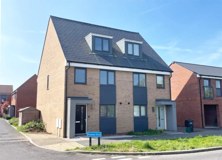 67 Aspen Way, Harlow, Essex, CM17 0FJ Image