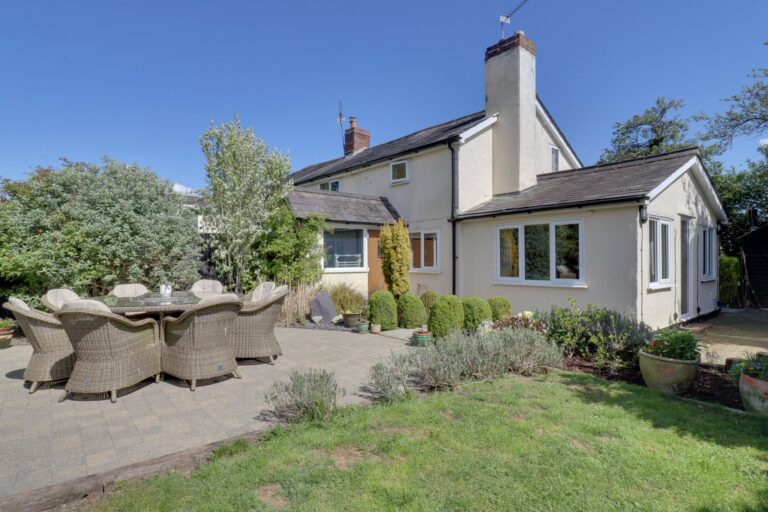 4 Slate Cottages High Lane, Sheering, Bishop's Stortford, Essex, CM22 7NT Image