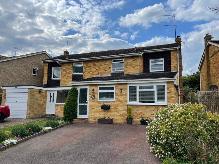 56 Elmwood, Sawbridgeworth, Hertfordshire, CM21 9NW Image