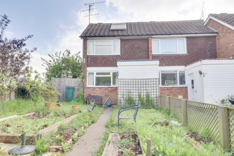 7 Marlands, Sawbridgeworth, Hertfordshire, CM21 9DP Image