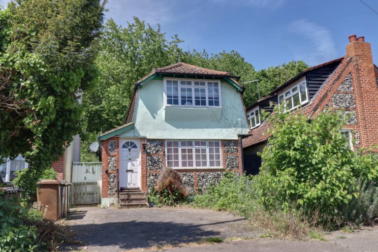 31 Church Walk, Sawbridgeworth, Hertfordshire, CM21 9BJ Image