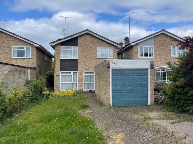 24 Greenstead, Sawbridgeworth, Hertfordshire, CM21 9NY Image