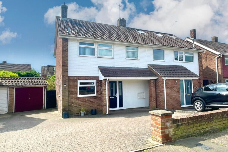 13 The Four Acres, Sawbridgeworth, Essex, CM21 9LJ Image
