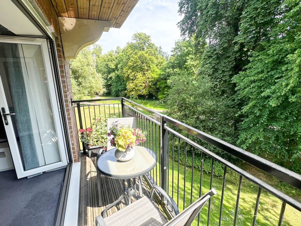 Bowlby Hill, Harlow