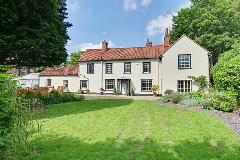 The Dell Brook Lane, Sawbridgeworth, Hertfordshire, CM21 0EL Image