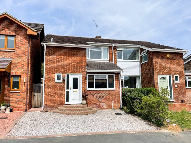 70 Elmwood, Sawbridgeworth, Hertfordshire, CM21 9NW Image