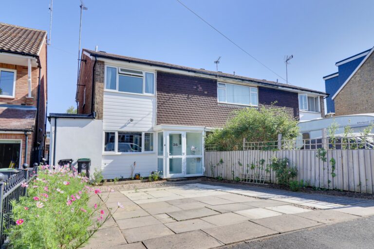 36 Sheering Mill Lane, Herts, Sawbridgeworth, CM21 9LP Image