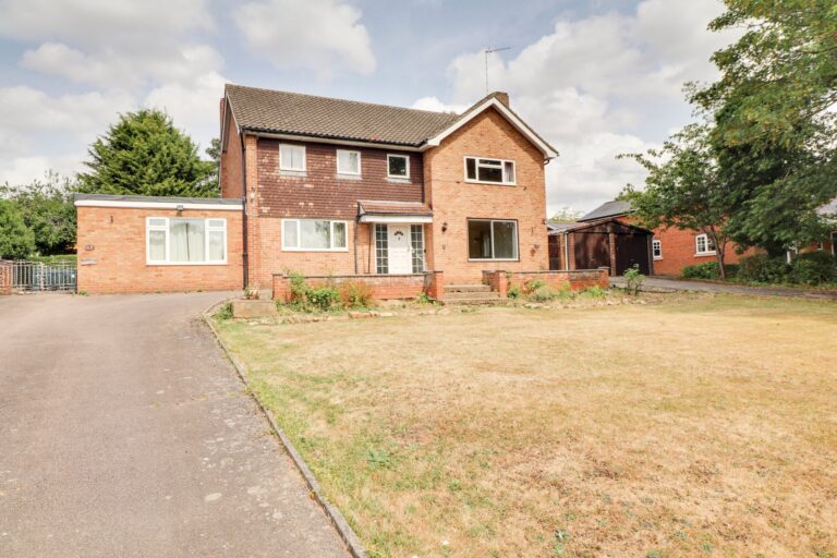 18 Kingsmoor Road, Harlow, Essex, CM19 4HP Image