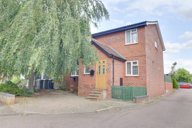 125 Ladywell Prospect, Sawbridgeworth, Essex, CM21 9PS Image