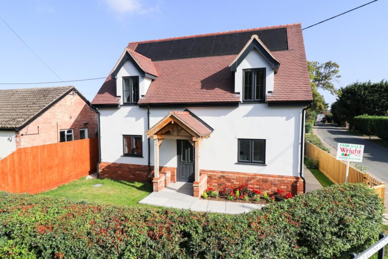 Hawthorn Cottage Church Lane, White Roding, Dunmow, Essex, CM6 1RJ Image