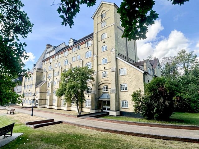 Priors Court Flat 9 The Maltings, Sawbridgeworth, Essex, CM21 9RB Image