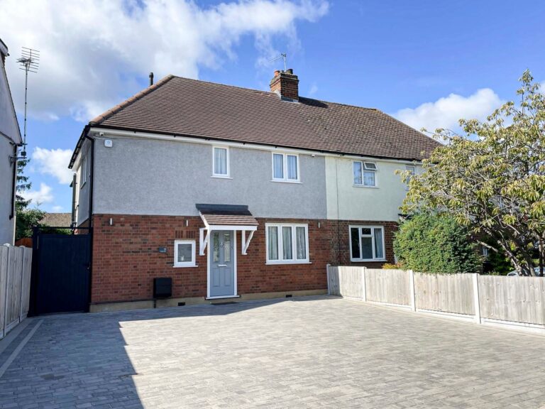 11 Manor Road, Essex, Old Harlow, CM17 0BE Image
