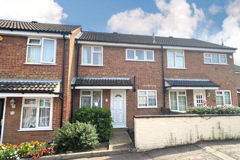 78 Crown Close, Sheering, Bishop's Stortford, Essex, CM22 7NE Image