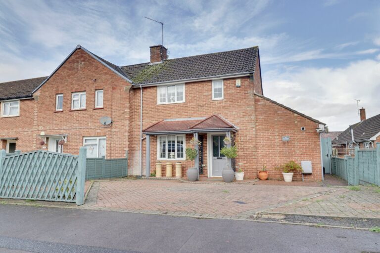 44 Barnfield, Hatfield Broad Oak, Bishop's Stortford, Essex, CM22 7JR Image