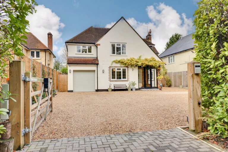 3 Rowney Gardens, Sawbridgeworth, Hertfordshire, CM21 0AT Image