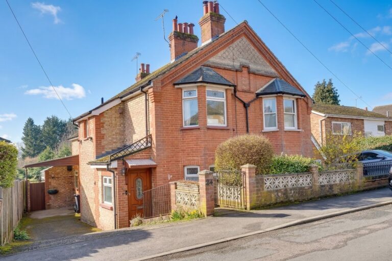 24 Springhall Road, Sawbridgeworth, Hertfordshire, CM21 9ET Image