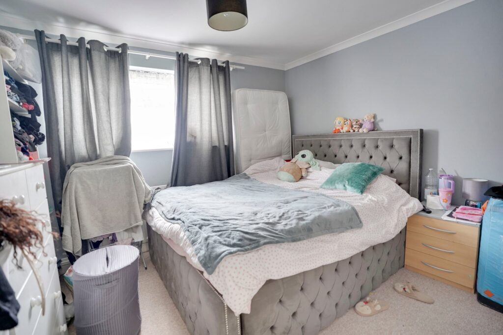 The Fortunes, Harlow