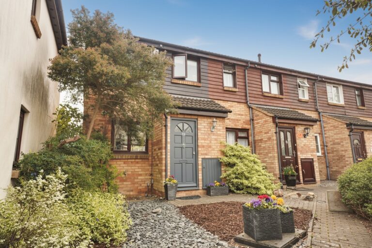 12 Archers, Harlow, Essex, CM19 5SH Image