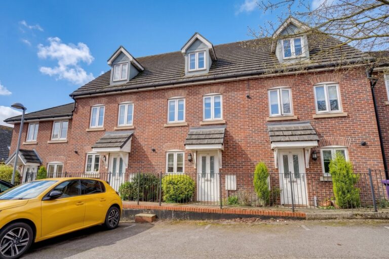 30 Saffron Crescent, Sawbridgeworth, Hertfordshire, CM21 9FE Image