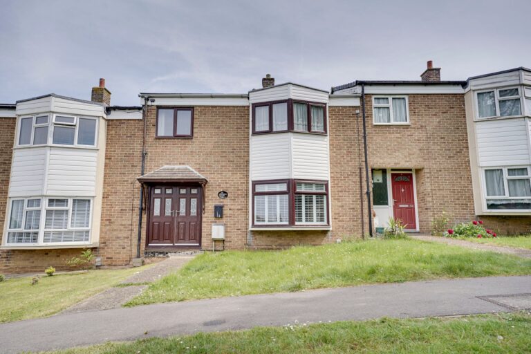 183 Radburn Close, Harlow, Essex, CM18 7EH Image