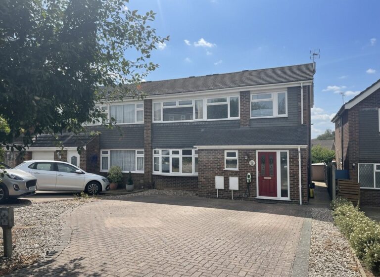 34 Parkway, Sawbridgeworth, Hertfordshire, CM21 9NR Image