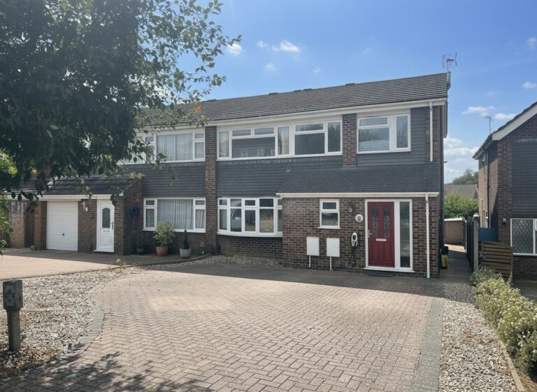34 Parkway, Sawbridgeworth, Hertfordshire, CM21 9NR Image