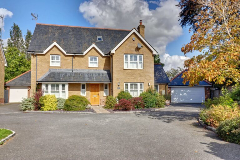 58 High Wych Road, Sawbridgeworth, CM21 0HG Image