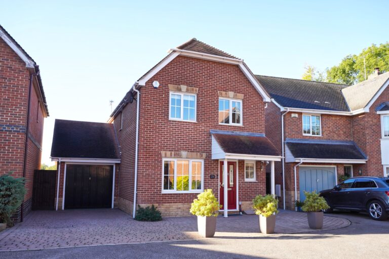 29 Luxford Place, Sawbridgeworth, CM21 9JB Image