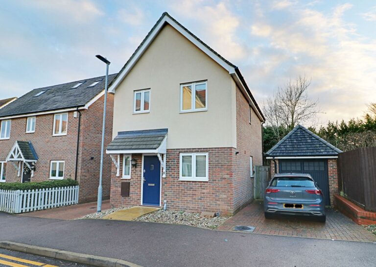 8 School Lane, Sawbridgeworth, Hertfordshire, CM21 9FA Image